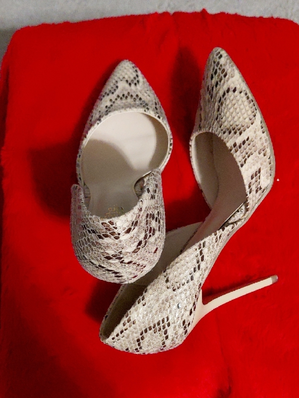 Charlotte Russe Cream Snakeskin D'Orsay Pointed Pump
